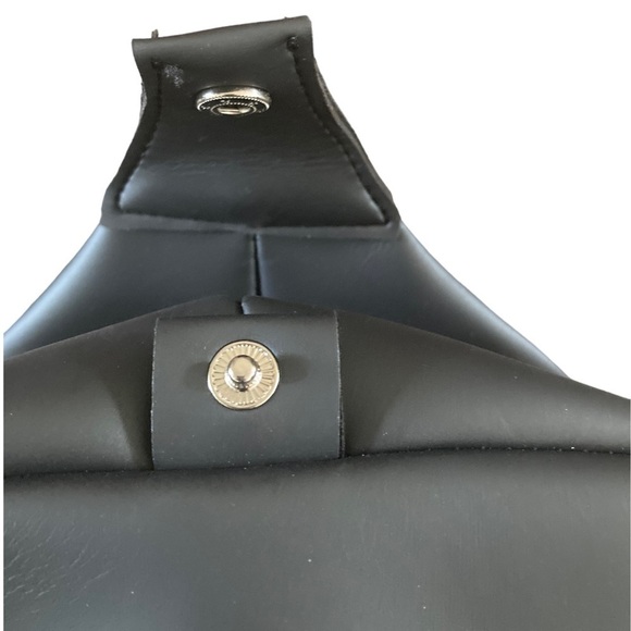 Tom Reves  Men'sToiletry Bag NWT Made in Italy Snaps on each end for low profile - Picture 5 of 8